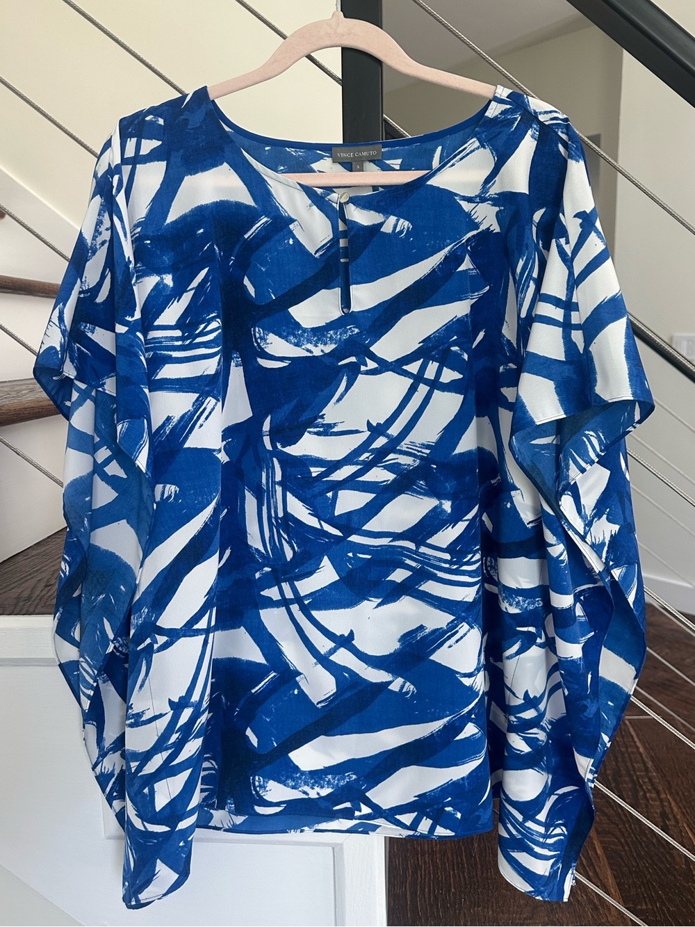Vince Camuto Blue White Anstract Brushstroke Top Blouse Dolman Sleeves | Size: S
